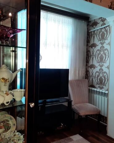 Köhnə tikili: Bakı, Bakıxanov qəs., 3 otaqlı, Köhnə tikili, m. Neftçilər, 85 kv. m — 2