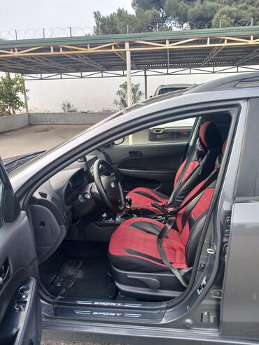 Hyundai: Hyundai i30 CW (Universal) – boz rəng, şəhər və uzun məsafələr üçün — 9