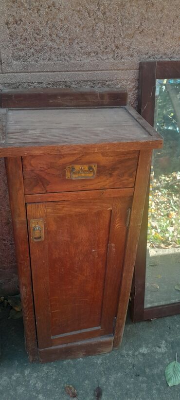 Stilske komode: Drvene noćne ormariće – starinski model - Materijal: puno drvo (hrast — 7