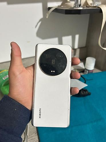 Xiaomi, 13 Ultra, Б/у, 256 ГБ, цвет - Белый, 2 SIM at lalafo.kg Xiaomi, 13 Ultra, Б/у, 256 ГБ, цвет - Белый, 2 SIM