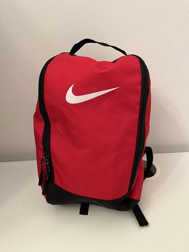 красный женьшень: Продаю мини рюкзак Nike. Качевство шикарное, масло💯. Удобная и