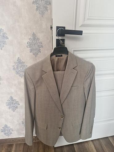 Baggio kişi kostyumu – klassik dizayn, açıq boz rəng. Xüsusiyyətlər lalafo.az -da Baggio kişi kostyumu – klassik dizayn, açıq boz rəng. Xüsusiyyətlər