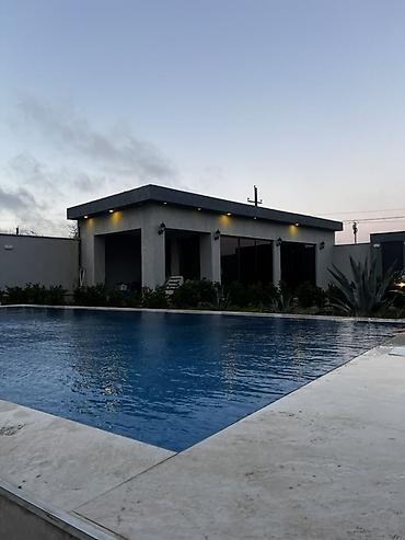 Günlük kirayə evlər: 250 kv. m, 5 otaqlı, Kanalizasiya, Kombi, Telefon — 1