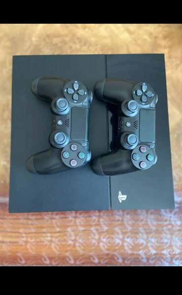 playstation 4 yeni: Ps 4 ela veziyyetde 2 pult+oyunlar tecili satilir pul lazim olduguna