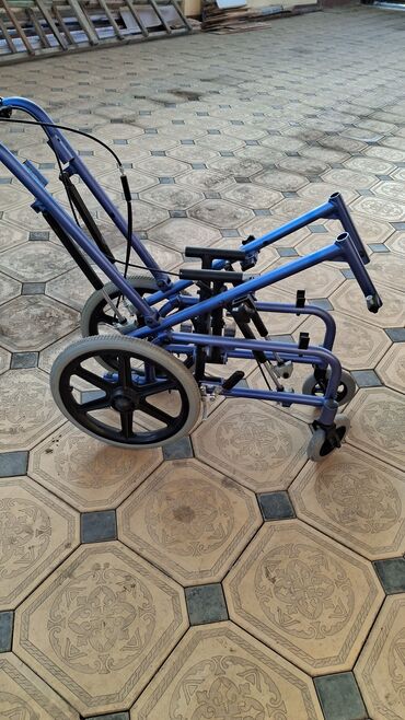 Биотуалеты для людей с инвалидностью: Инвалидные кресла-туалеты на колесах (несколько комплектов и — 10