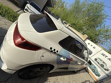 BYD: BYD E2: 2024 г., Электромобиль, Хэтчбэк — 10