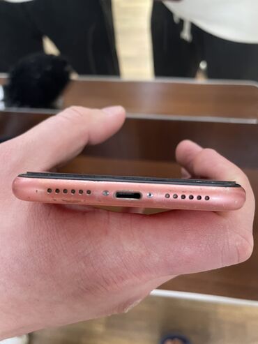 Apple iPhone: IPhone Xr, Б/у, 128 ГБ, Коралловый, Защитное стекло, Чехол, 76 %