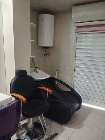 Salon, tibbi mebel dəsti: Ünvan,Bakıxanov qəsəbəsi,Sülh küçəsi 4. 50 kv.m,Ümumilikdə 3 otaq — 10