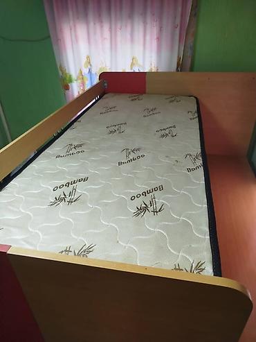 2 этажный крават: Двухъярусная детская кровать, Б/у, ЛДСП, цвет - Красный — 3