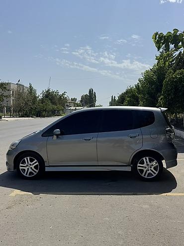 sprinter 4 4: Honda Fit: 2004 г., 1.3 л, Вариатор, Бензин, Хэтчбэк — 1