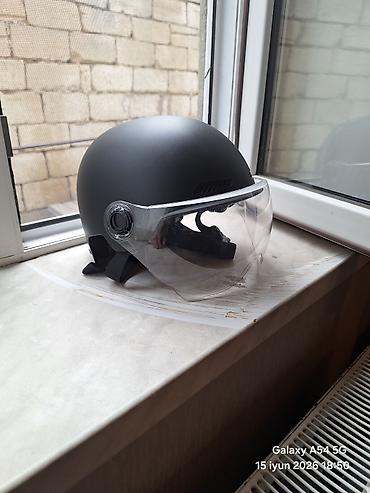 tek teker scooter: Skuter/motosiklet dəbilqəsi – açıq tip (jet) Xüsusiyyətlər: - Rəng — 1