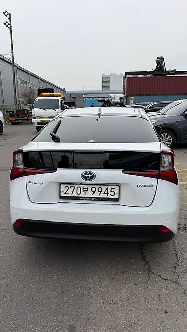 тойота краун 2023: Toyota Prius: 2020 г., 1.8 л, Автомат, Гибрид, Хэтчбэк — 9