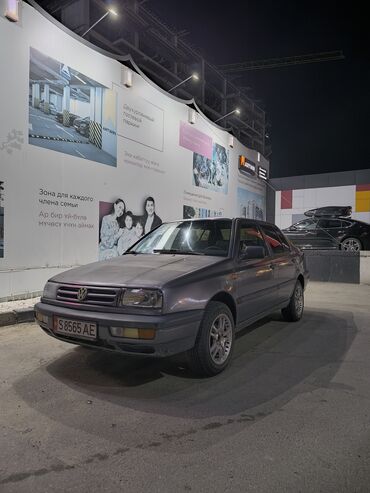 фолстваген венто: Volkswagen Vento: 1994 г., 1.8 л, Механика, Бензин, Седан