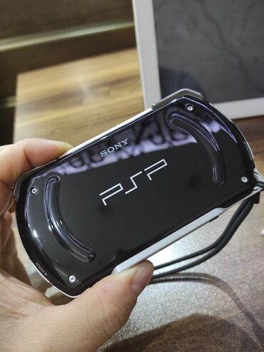 PSP (Sony PlayStation Portable): Psp go sony ela veziyerde, alinandan iwtenilmeyib. bele veziyetde cox