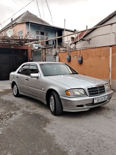 Mercedes-Benz: Mercedes-Benz C-Class: 2.2 l | 2000 il Sedan