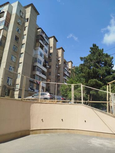 xacmazda evlər: Bakı, Bakıxanov qəs., 3 otaqlı, Köhnə tikili, m. Neftçilər, 86 kv. m