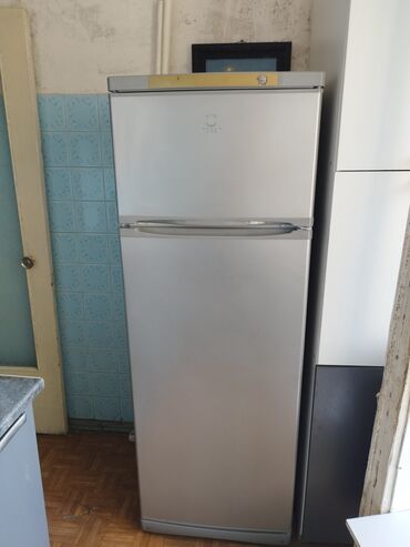 İşlənmiş 2 qapılı Indesit Soyuducu Satılır, rəng - Boz