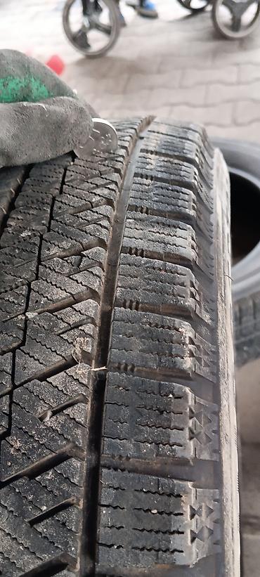Шины: Комплект зимних шин Bridgestone (4 штуки) - Размер: 175/65 R15 - — 3