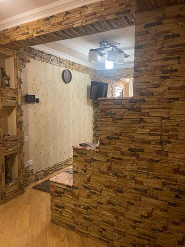 Uzunmüddətli kirayə mənzillər: Yasamal rayonu, Mətbuat prospekti, BDU-nun yaxınlığında, 9 mərtəbəli — 15