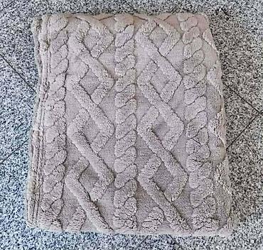 Ostali nameštaj: Plisani flekeri za ugaonu garnituru. U pakovanju dolaze 3 komada — 4