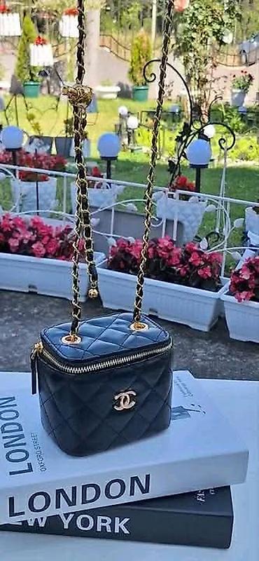 staklo: Mini crossbody torbica sa lančanim kaišem - Kompaktna ženska torbica — 2
