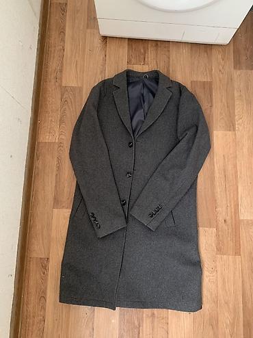 Мужское пальто, L, Б/у, цвет - Серый, Самовывоз, Платная доставка at lalafo.kg Мужское пальто, L, Б/у, цвет - Серый, Самовывоз, Платная доставка