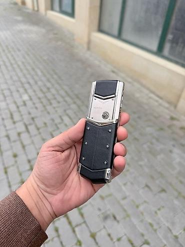 vertu phone: Vertu 4 GB, rəng - Gümüşü, Düyməli — 8