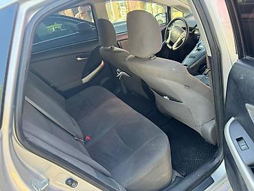 форанер 2010: Toyota Prius: 2012 г., Гибрид, Хэтчбэк — 5