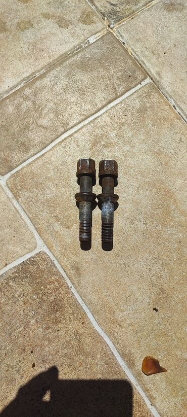 Digər aksesuarlar: Orginal mercedes boltlari,tam orginal ela vəziyyətdədir dukkanda -da lalafo.az — 11 Digər aksesuarlar: Orginal mercedes boltlari,tam orginal ela vəziyyətdədir dukkanda — 11