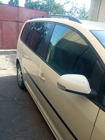 авто в рассрочку без первоначального взноса: Volkswagen Touran: 2009 г., 1.6 л, Механика, Газ, Минивэн