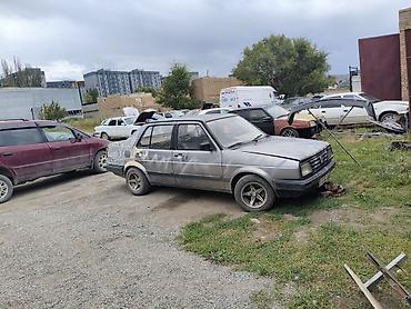 cl9 cl7: Volkswagen Jetta: 1989 г., Седан — 1