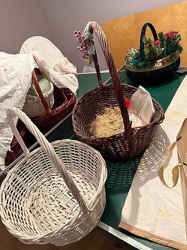 Корзины: Имеется разные корзины, разного размера и дизайна По ценам писать на — 4