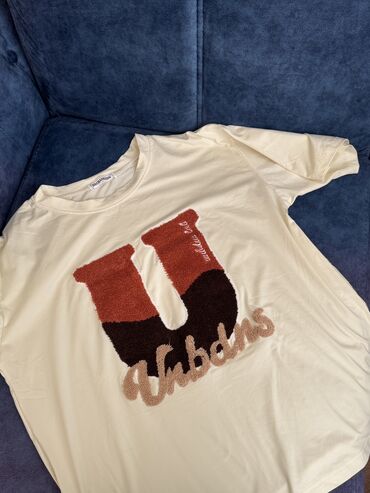 klassik koynekler: Oversize ölçü tshirt