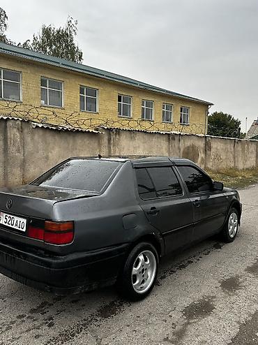 Volkswagen: Volkswagen Vento: 1995 г., 1.8 л, Механика, Бензин, Седан — 3