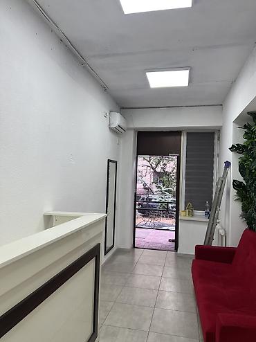 Коммерциялык мүлк: Кеңселерди сатуу 70 м², Ремонту бар, Көп кабаттуу имарат, 1 кабат — 2