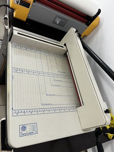 Другое оборудование для типографии: Резак, для резки толстой и тонкой бумаги