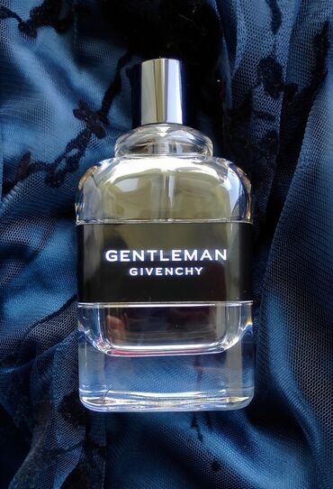 двойка мужские: Gentleman Givenchy — это аромат для мужчин, он принадлежит к группе