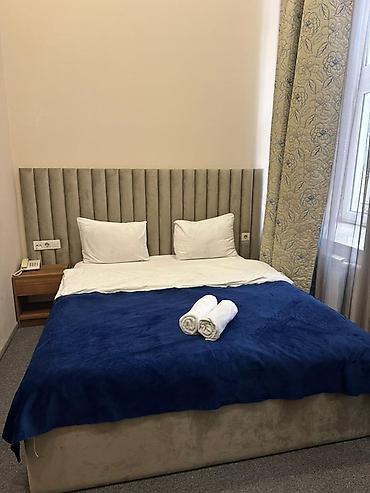 Otaqların günlük kirayəsi: Satılır. 12 otaq üçün mebel komplekti (televizor və kondisioner daxil — 9