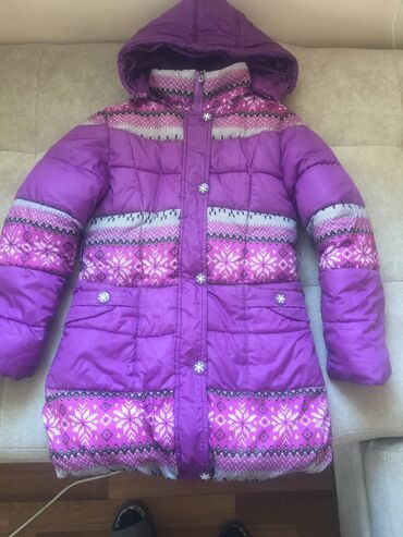 детская куртка зимняя: Куртка зимняя на 10-11лет