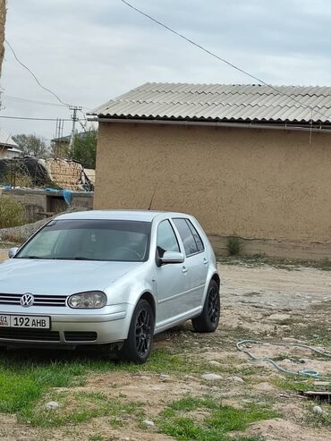 Volkswagen: Volkswagen Golf V: 2002 г., 1.6 л, Механика, Бензин, Хэтчбэк