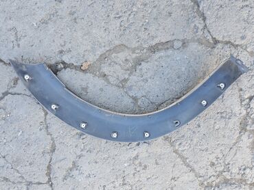 Крылья и комплектующие: Накладка крыла Заднее правое Land Rover, 1999 г., Б/у, Оригинал — 8