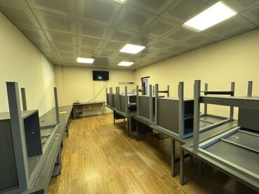 рестораны в бишкеке: Сдаю Офис, 170 м², В бизнес центре, С видом на горы, 1 линия, С оборудованием