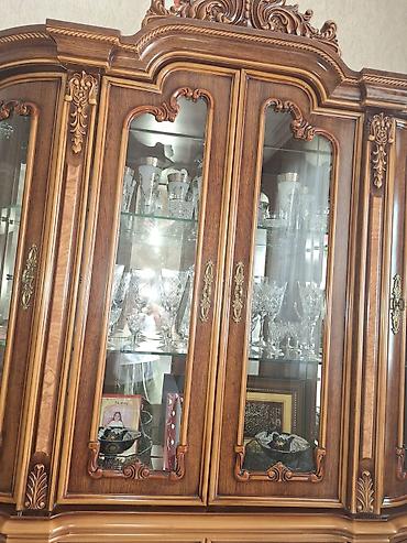 Bufetlər: Klassik üslubda böyük dolab yeni kimidi ve az istifadə olunub — 4