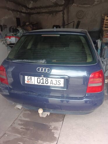 Audi: Audi A4: 1.8 л, Бензин, Седан