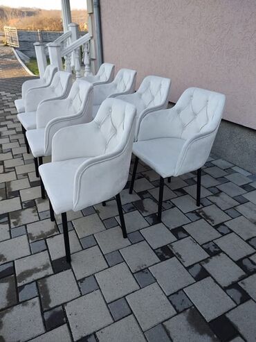 Stolice: Stolice i fotelje Radimo po porudzbini Boju birate Isporuka na adresi — 14