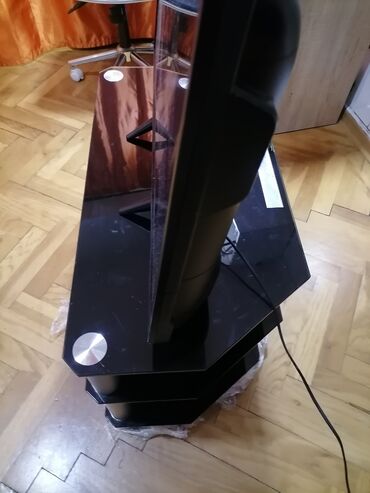 Komode: Sto stakleni ispravan dobar za TV. Kao nov je. Oko 80 /40 /50 — 19