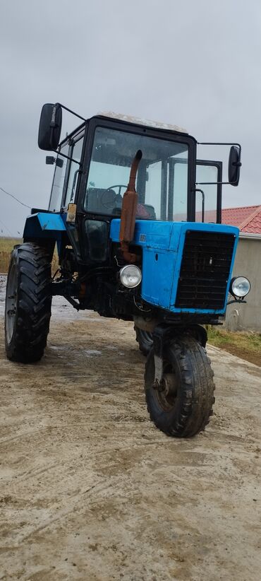Kommersiya nəqliyyat vasitələri: Traktor 1989 il, motor 0.5 l, İşlənmiş