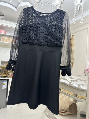 черное платье размер 38: Вечернее платье, Средняя модель, Трикотаж, С рукавами, M (EU 38)