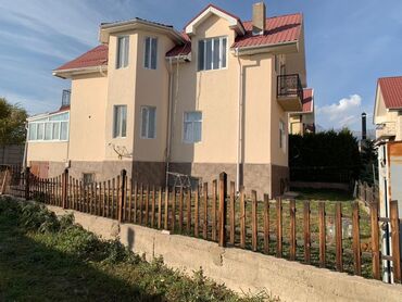 срочно продаю дом в новопокровке: Иссык Куль, Чолпон Ата. ЦО "Кейсар" 3х этажный коттедж Огорожденая