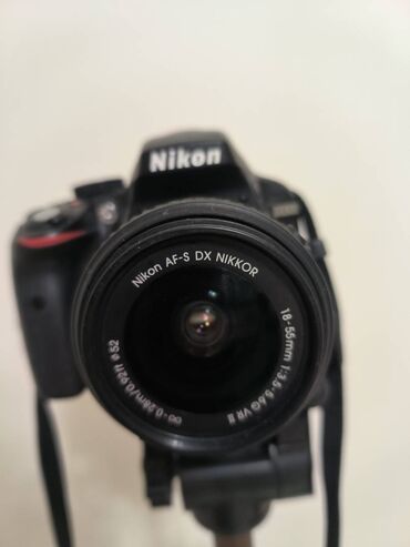 Fotokameralar: Nikon D3300 + 18-55mm obyektiv + Ştativ + Çantalar Tam işlək — 2